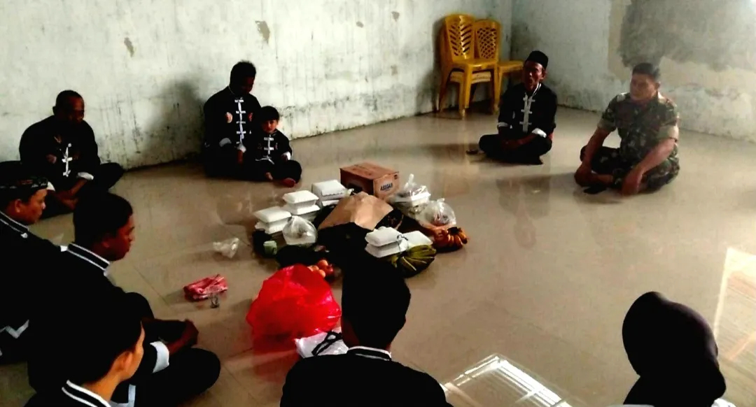 Danramil 1302-14/Amurang Pimpin Latihan Perdana Pencak Silat