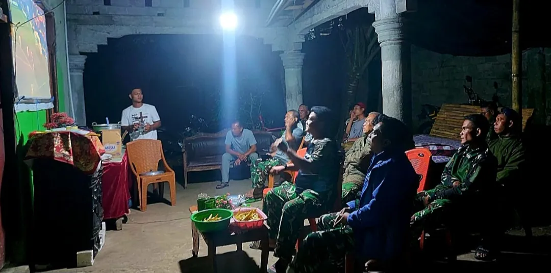 Nobar Piala Dunia di Rumah Serka Marthin, Babinsa Koramil 1302-14/Amurang