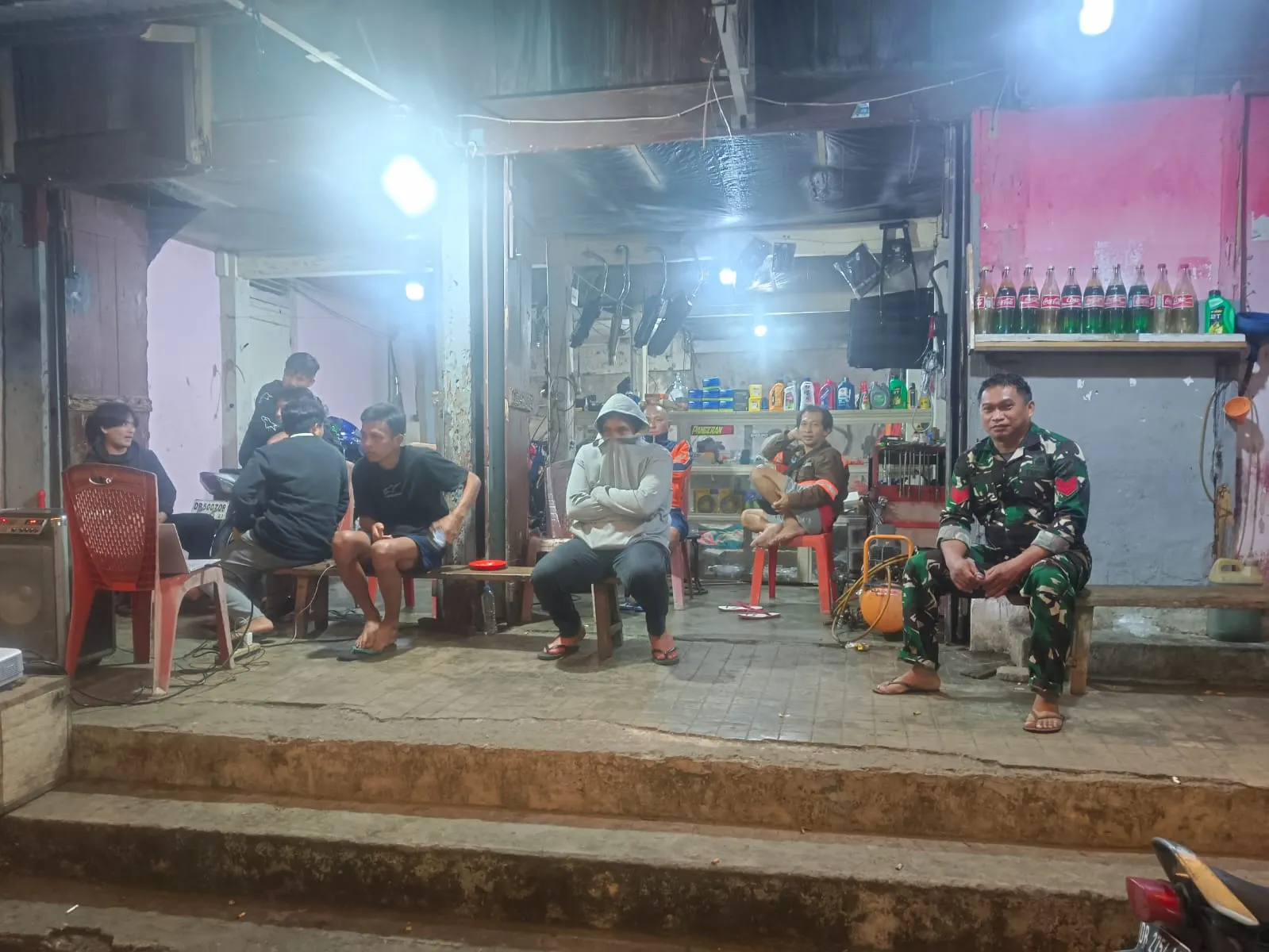 Nobar Piala Dunia 2026, Koramil 1302-05/Kombi Pererat Kebersamaan TNI dan Masyarakat