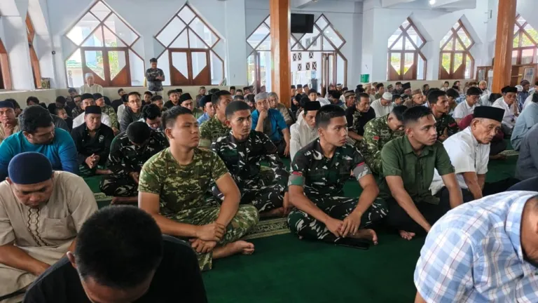 Saat Prajurit TNI Merawat Kerukunan Lewat Aksi Nyata