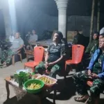 Pererat Silaturahmi, Personel Koramil 1302-14/Amurang Nobar Bersama Warga