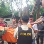 Babinsa Kodim 1302/Minahasa Bersama Aparat Tangani Penemuan Warga Meninggal Dunia Di Eris.
