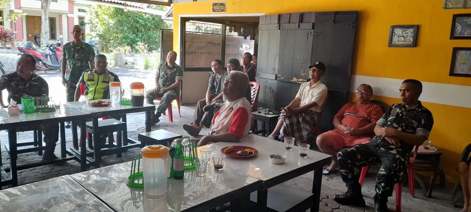Les Bleus Berpesta Gol, Nobar Piala Dunia 2026 Koramil 1302-01/Tondano Pererat Kebersamaan TNI dan Warga