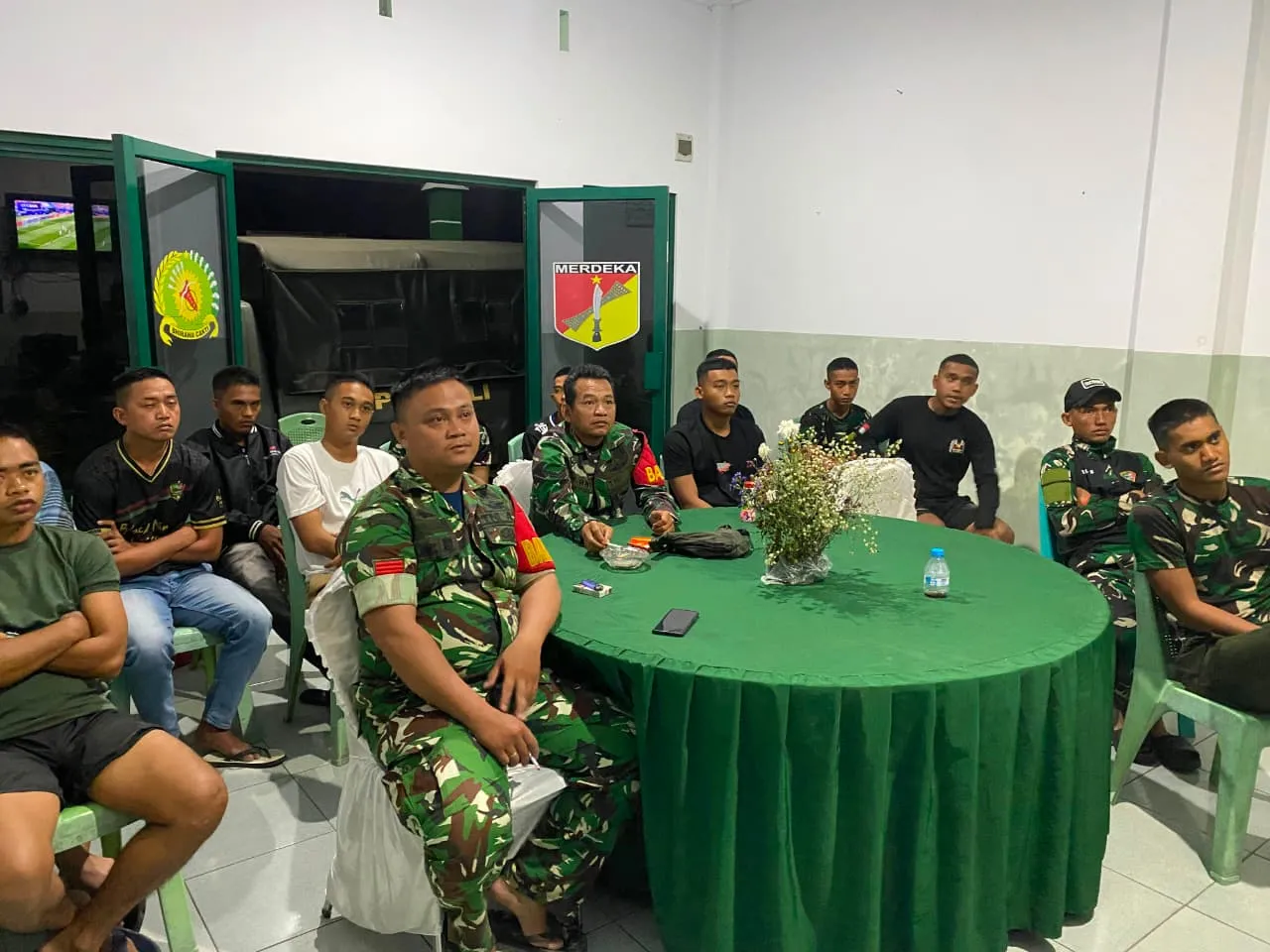 Nobar Piala Dunia Jadi Ajang Memperkuat Kemanunggalan TNI-Rakyat di Tomohon