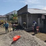 Babinsa Kawal Pembangunan Jembatan Perintis Garuda Di Minahasa.