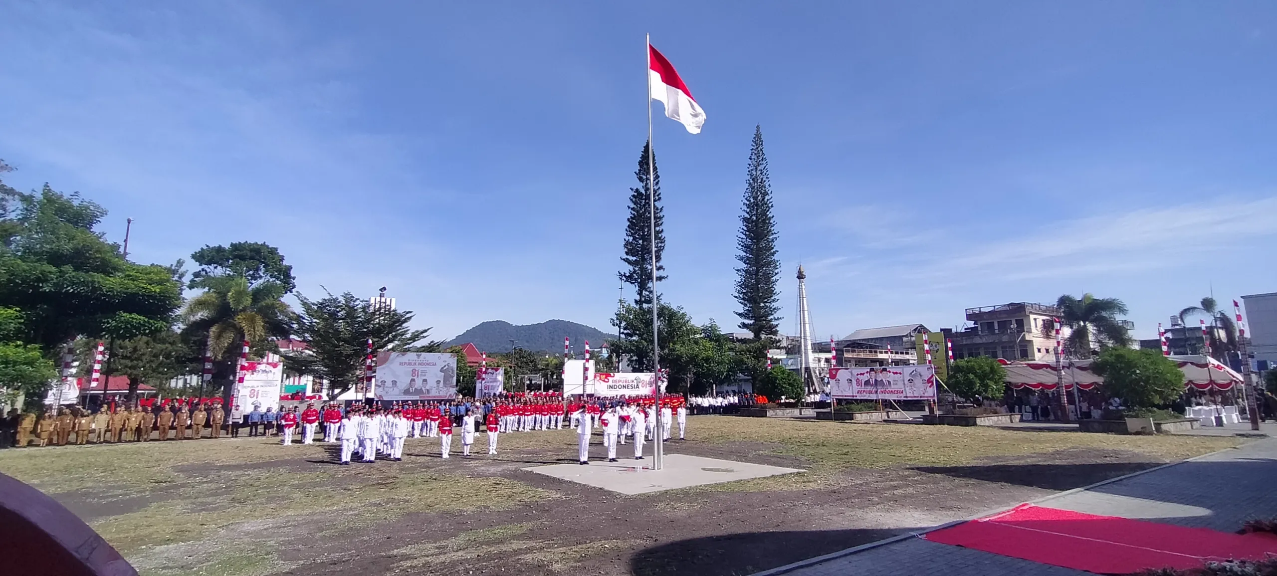 “Merah Putih Berkibar, Semangat Pengabdian untuk Negeri.”