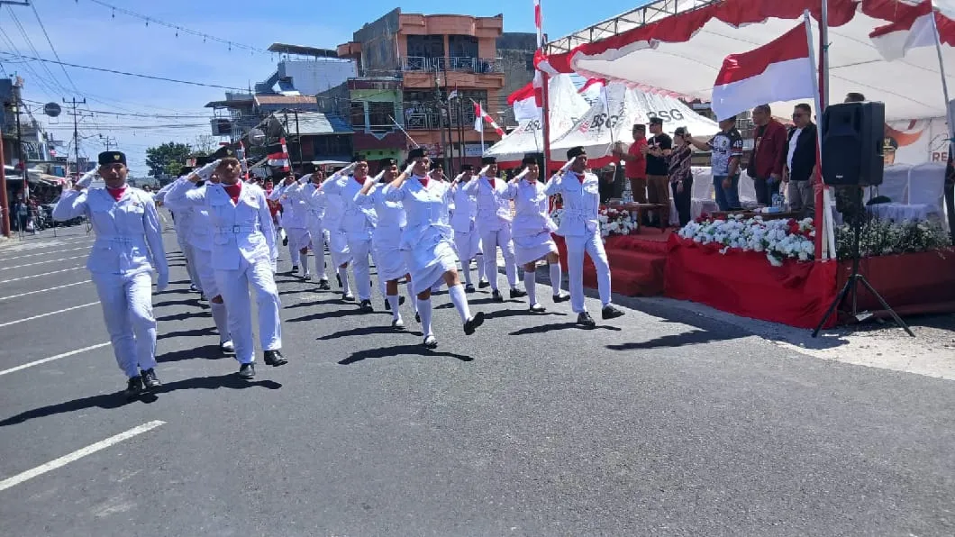 Semarak Pawai Pembangunan Kawangkoan Raya Warnai HUT RI Ke-81.