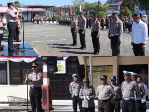 Kapolres Minahasa Perkuat Pemahaman Hukum Personel Saat Apel Pagi