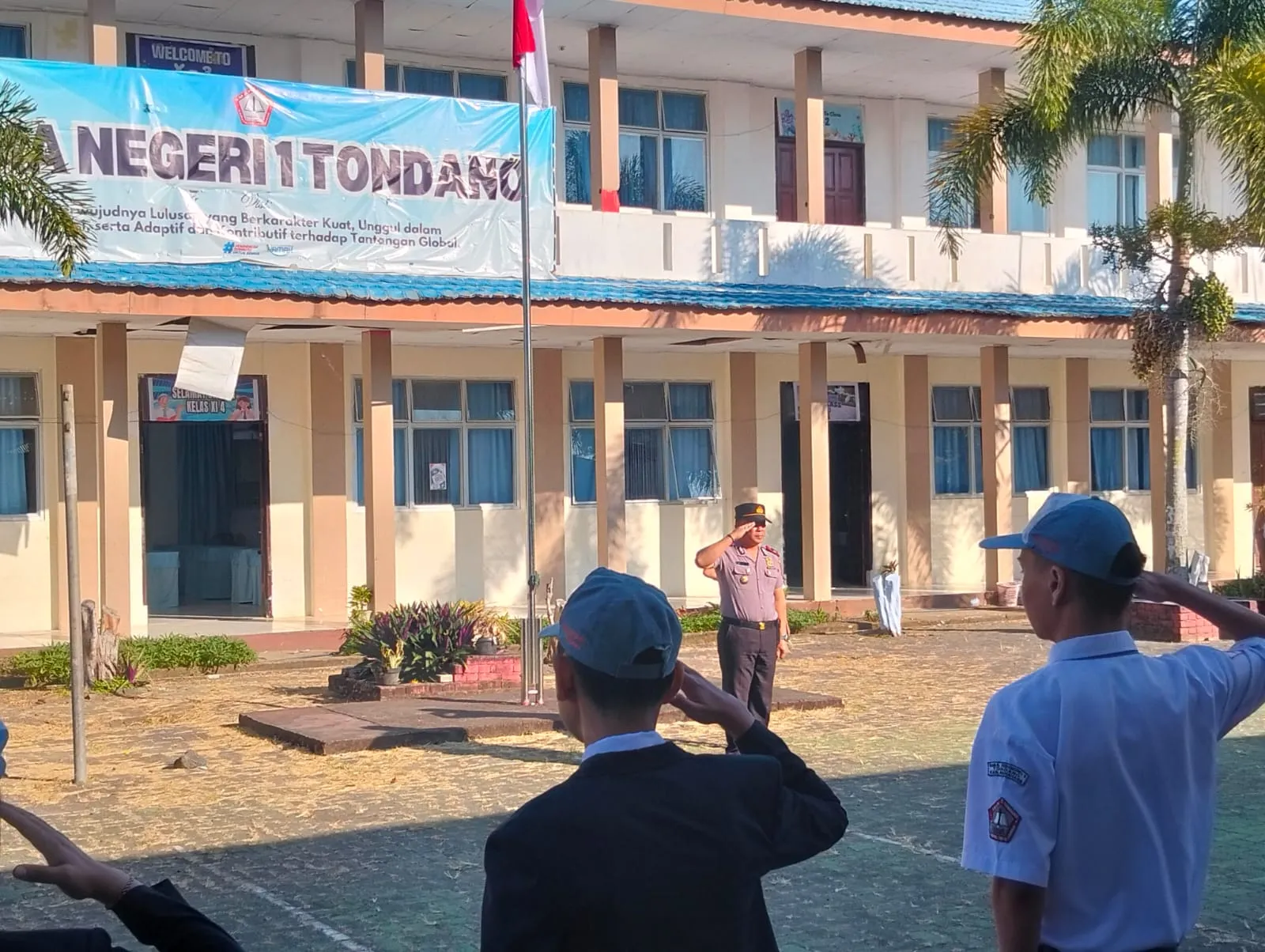 Sat Binmas Polres Minahasa Ingatkan Siswa SMA Negeri 1 Tondano Jauhi Bullying dan Pergaulan NegatiF