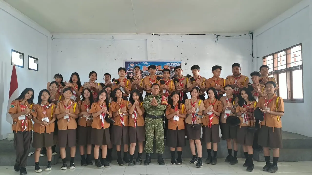 PBB Dan Bela Negara, Babinsa Bekali Pramuka SMA Katolik Aquino Amurang.