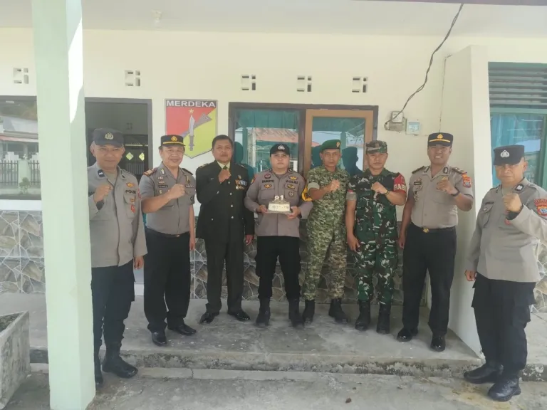 Koramil 1302-02/Eris Terima Ucapan HUT Ke-81 TNI Dari Jajaran Polsek.